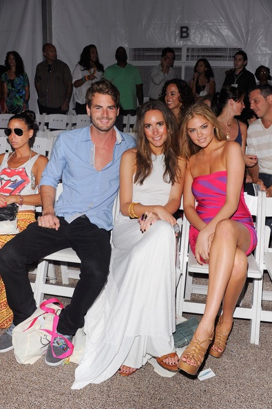 Kate Upton: Cực thu hút tại tuần lễ thời trang Mercedes-Benz - 5