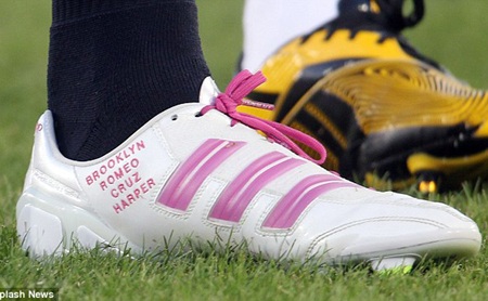 Victoria Beckham khoe ảnh con gái - 3