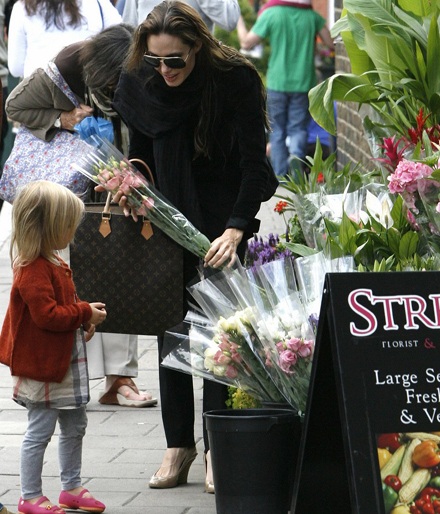 Mẹ con Angelina Jolie đi xem Harry Potter - 6 Mẹ con Angelina Jolie đi xem Harry Potter - 6