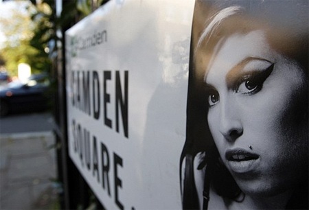 Fans tưởng nhớ Amy Winehouse - 1 Fans tưởng nhớ Amy Winehouse - 1