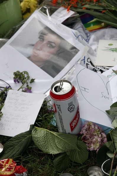 Amy Winehouse đã được hỏa táng - 26 Amy Winehouse đã được hỏa táng - 26