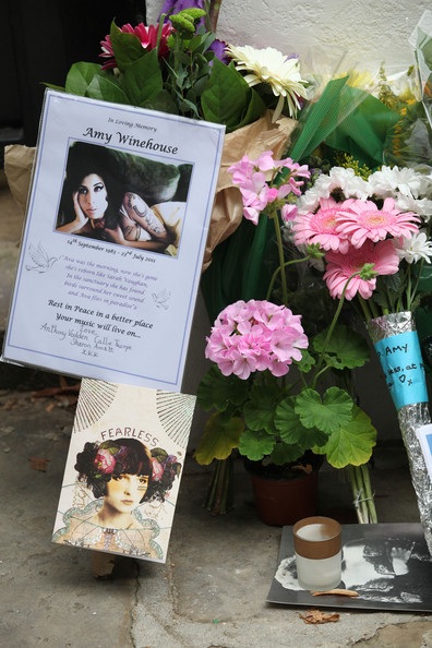 Amy Winehouse đã được hỏa táng - 27 Amy Winehouse đã được hỏa táng - 27
