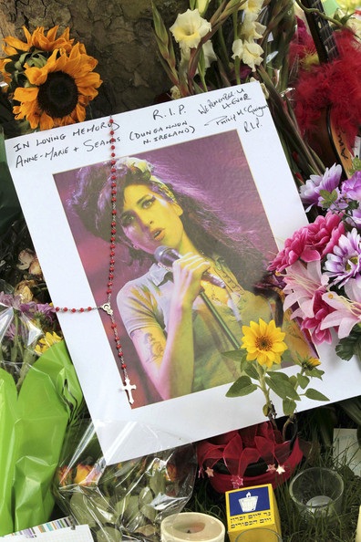 “Amy Winehouse ra đi trong vui vẻ” - 1 “Amy Winehouse ra đi trong vui vẻ” - 1