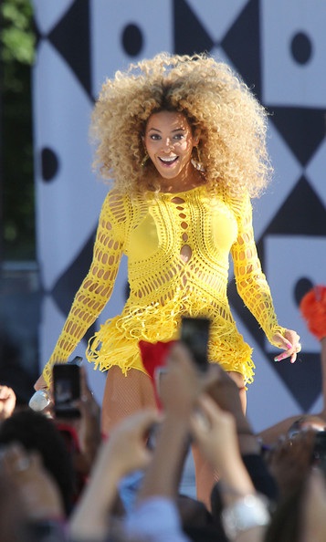 Beyonce tràn đầy năng lượng trong buổi diễn mới - 2 Beyonce tràn đầy năng lượng trong buổi diễn mới - 2