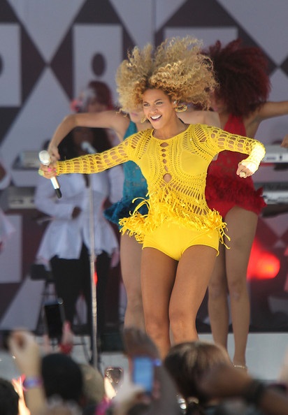 Beyonce tràn đầy năng lượng trong buổi diễn mới - 4 Beyonce tràn đầy năng lượng trong buổi diễn mới - 4