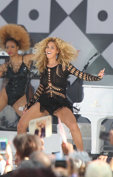 Beyonce tràn đầy năng lượng trong buổi diễn mới - 30 Beyonce tràn đầy năng lượng trong buổi diễn mới - 30
