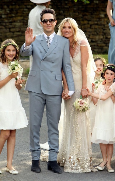 Kate Moss rạng ngời trong ngày cưới - 13