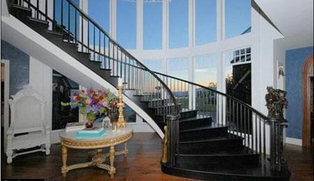 Ngắm dinh thự 13 triệu đô của Ozzy Osbourne - 4 Ngắm dinh thự 13 triệu đô của Ozzy Osbourne - 4