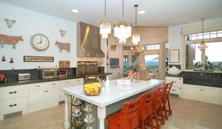 Ngắm dinh thự 13 triệu đô của Ozzy Osbourne - 8 Ngắm dinh thự 13 triệu đô của Ozzy Osbourne - 8