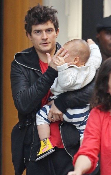 Hình ảnh hoàn hảo về ông bố đảm Orlando Bloom  - 4