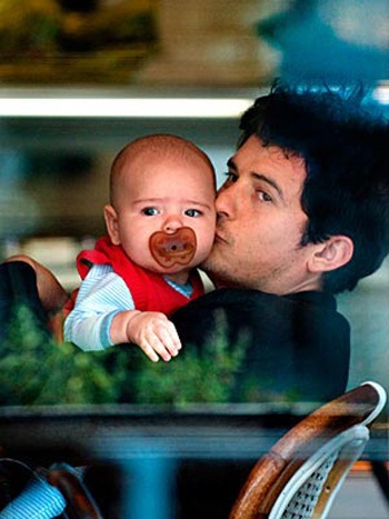 Hình ảnh hoàn hảo về ông bố đảm Orlando Bloom  - 12