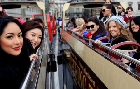 Thí sinh Hoa hậu thế giới ngắm London bằng xe bus - 6 Thí sinh Hoa hậu thế giới ngắm London bằng xe bus - 6