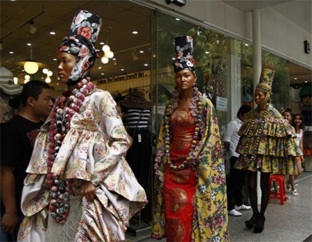 Thí sinh Vietnam’s Next Top Model hóa tượng đồng - 3