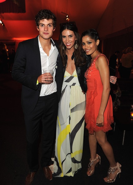 Người đẹp phim Triệu phú ổ chuột rạng ngời trên thảm đỏ - 12