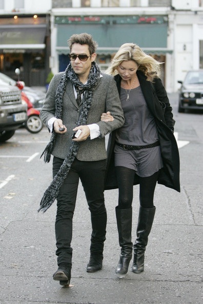 Vòng quanh thế giới giải trí ngày 10/11 - 6