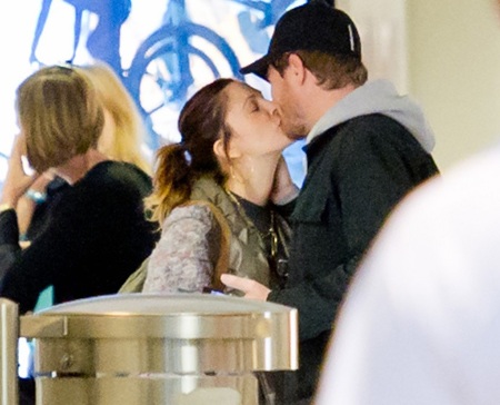 Vòng quanh thế giới giải trí ngày 13/11 - 8