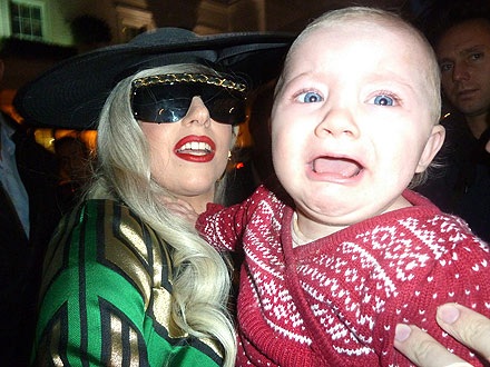 Em bé khóc thét vì Lady Gaga - 1 Em bé khóc thét vì Lady Gaga - 1