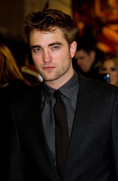 Dàn “sao” Chạng vạng thân thiết trong buổi công chiếu phim - 17