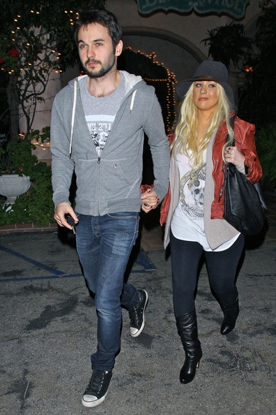 Vòng quanh thế giới giải trí ngày 15/11 - 7