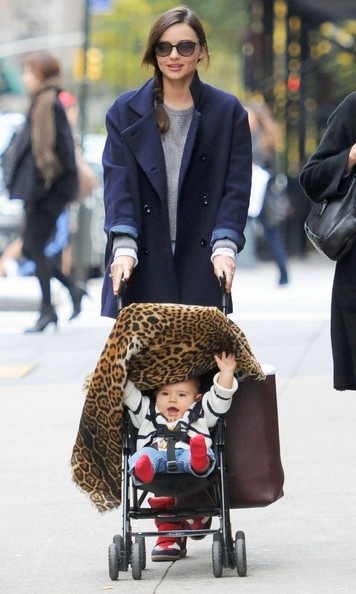 Vòng quanh thế giới giải trí ngày 15/11 - 8