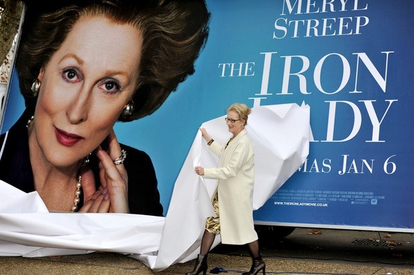 Vòng quanh thế giới giải trí ngày 15/11 - 1