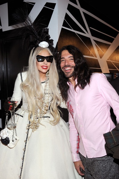 Lady Gaga mặc váy xẻ... “liều lĩnh” - 9 Lady Gaga mặc váy xẻ... “liều lĩnh” - 9