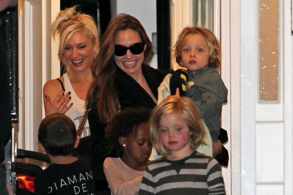 Angelina Jolie: Tôi vẫn là “gái hư” - 1