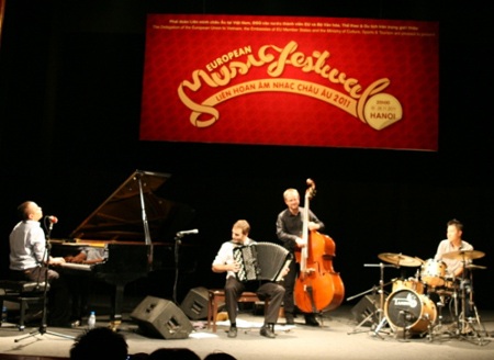 Nhiều bất ngờ thú vị với Swing Quartet - 1 Nhiều bất ngờ thú vị với Swing Quartet - 1