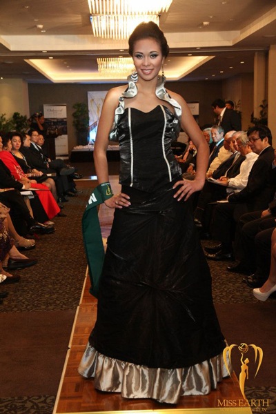 Người đẹp Hoa hậu trái đất trình diễn váy dạ hội (phần II) - 4