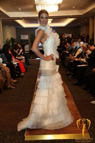 Người đẹp Hoa hậu trái đất trình diễn váy dạ hội (phần II) - 22