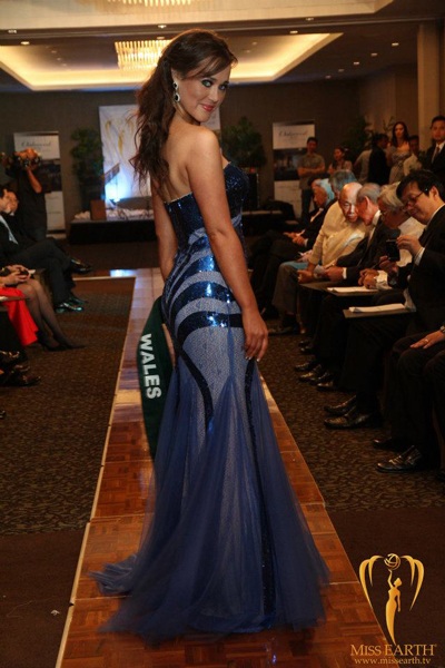 Người đẹp Hoa hậu trái đất trình diễn váy dạ hội (phần II) - 28