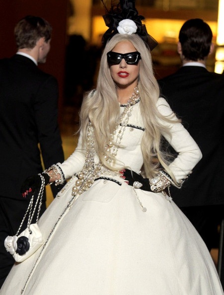 Lady Gaga vẫn tin vào Ông già Noel - 2 Lady Gaga vẫn tin vào Ông già Noel - 2
