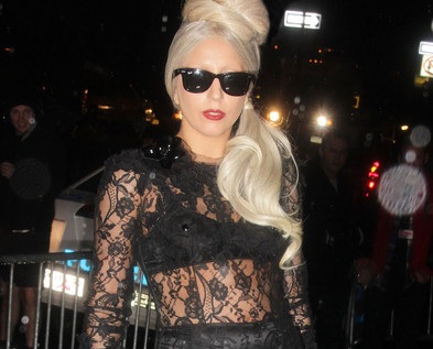 Lady Gaga vẫn tin vào Ông già Noel - 1 Lady Gaga vẫn tin vào Ông già Noel - 1