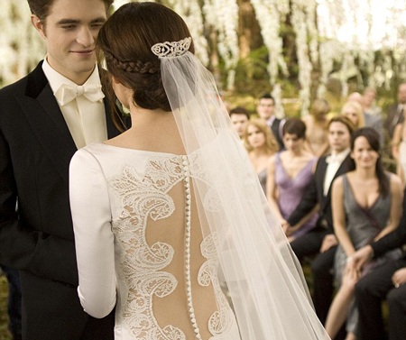 Hé lộ váy cưới gây xôn xao của cô dâu phim “Hừng đông” - 3