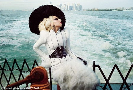 Lady Gaga khoe thân trọn vẹn trên Vanity Fair - 3 Lady Gaga khoe thân trọn vẹn trên Vanity Fair - 3