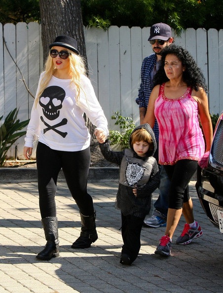 Vòng quanh thế giới giải trí ngày 1/11 - 10