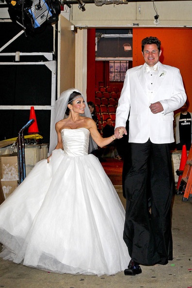 Vòng quanh thế giới giải trí ngày 1/11 - 1