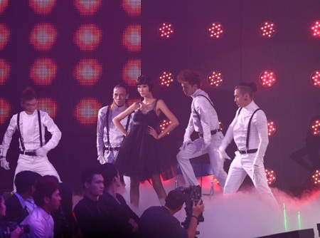 Hình ảnh cô gái đẹp nhất Vietnam’s Next Top Model 2011  - 6