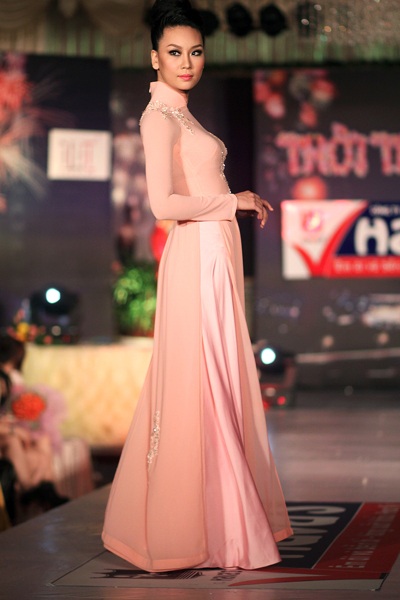 Duyên dáng áo dài xuân - 3 Duyên dáng áo dài xuân - 3