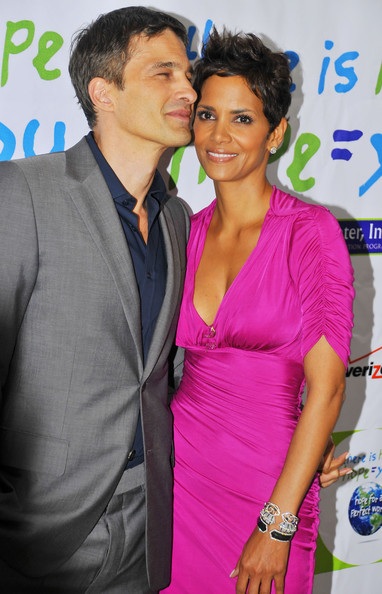 “Nữ miêu” Halle Berry đã đính hôn - 1 “Nữ miêu” Halle Berry đã đính hôn - 1