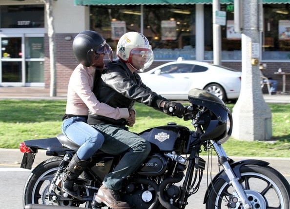 “Nữ miêu” Halle Berry đã đính hôn - 2 “Nữ miêu” Halle Berry đã đính hôn - 2