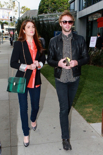 Vòng quanh thế giới giải trí ngày 15/1 - 3