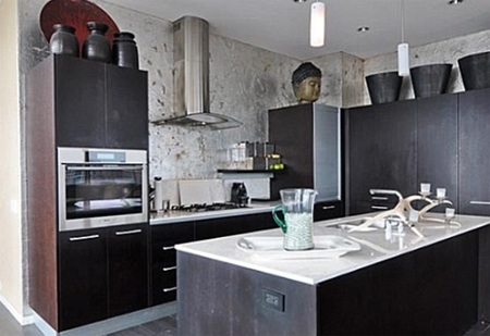 “Đột nhập” căn hộ cao cấp của em gái Kim “siêu vòng ba” - 2