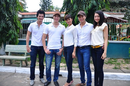 Giải đồng Siêu mẫu 2011 Hà Việt Dũng “lì xì” sớm cho các em nhỏ - 9 Giải đồng Siêu mẫu 2011 Hà Việt Dũng “lì xì” sớm cho các em nhỏ - 9