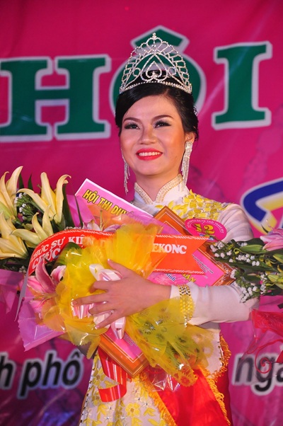 Mỹ Hòa đăng quang Hoa khôi Thời trang 2012 - 4