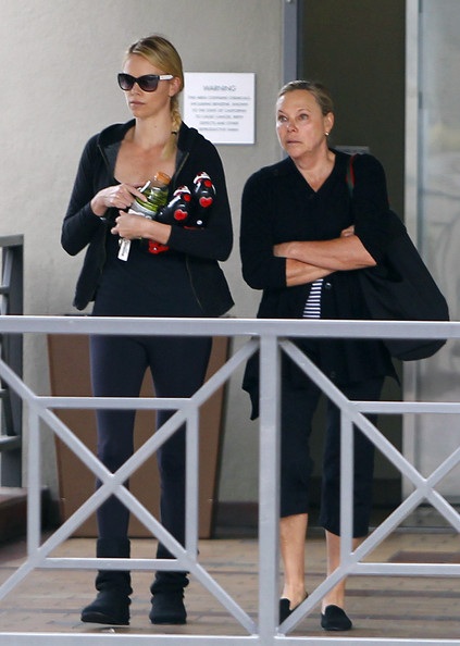 Vòng quanh thế giới giải trí ngày 24/1 - 8 Vòng quanh thế giới giải trí ngày 24/1 - 8