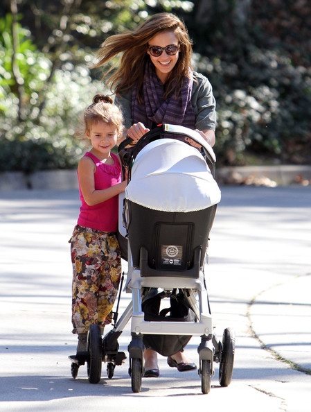 Vòng quanh thế giới giải trí ngày 29/1 - 4