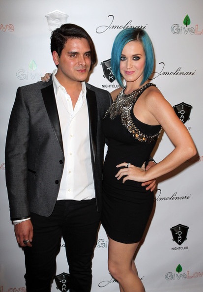 Vòng quanh thế giới giải trí ngày 29/1 - 1