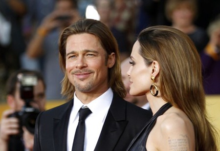 Nụ hôn hiếm bị bắt gặp của Angelina Jolie - Brad Pitt - 4 Nụ hôn hiếm bị bắt gặp của Angelina Jolie - Brad Pitt - 4