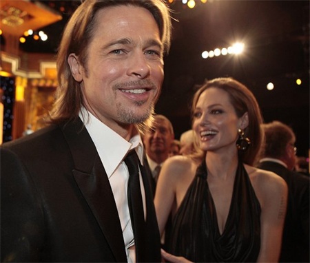Nụ hôn hiếm bị bắt gặp của Angelina Jolie - Brad Pitt - 13 Nụ hôn hiếm bị bắt gặp của Angelina Jolie - Brad Pitt - 13